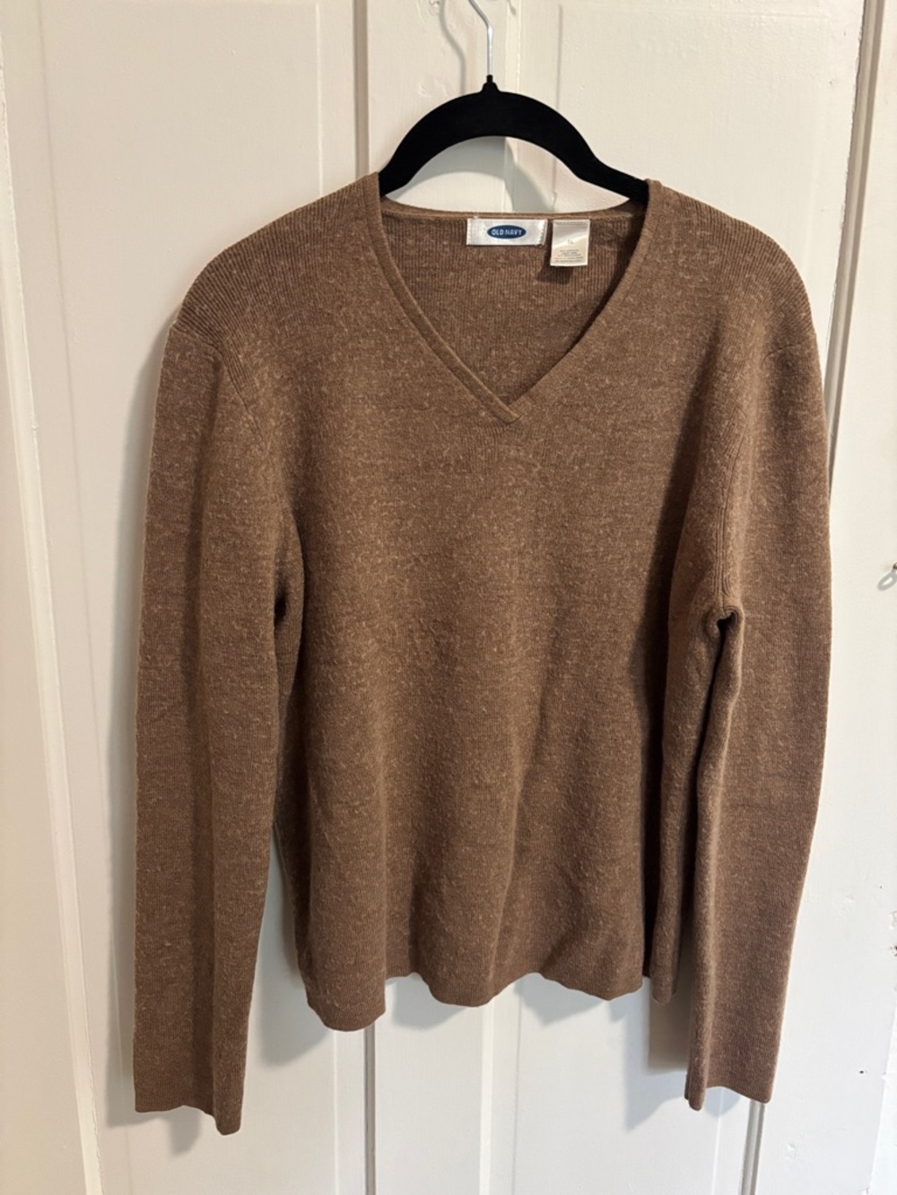Old Navy Men's V-Neck Sweater in Brown Heather